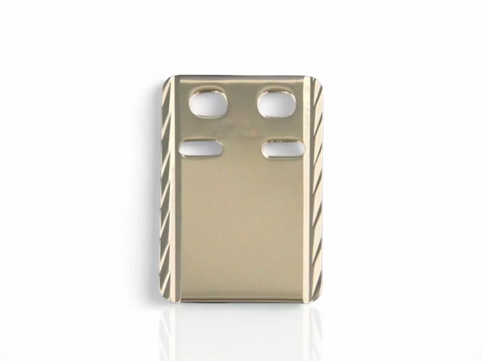 ID-Bricka Facetterad 18k 19mm — närbild